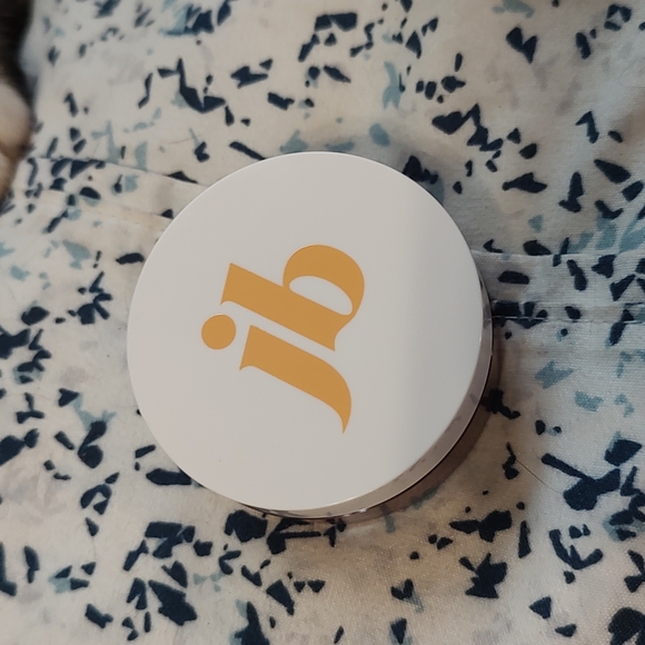 Red touch - Picture 4 of 5